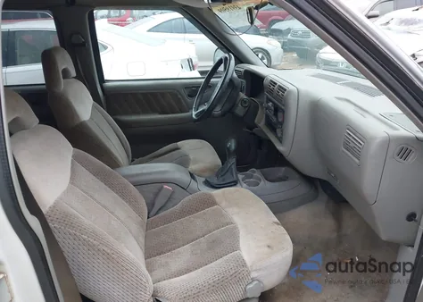 1997 GMC Jimmy Sls z USA, uszkodzony, nr VIN 1GKCS13W8V2517155